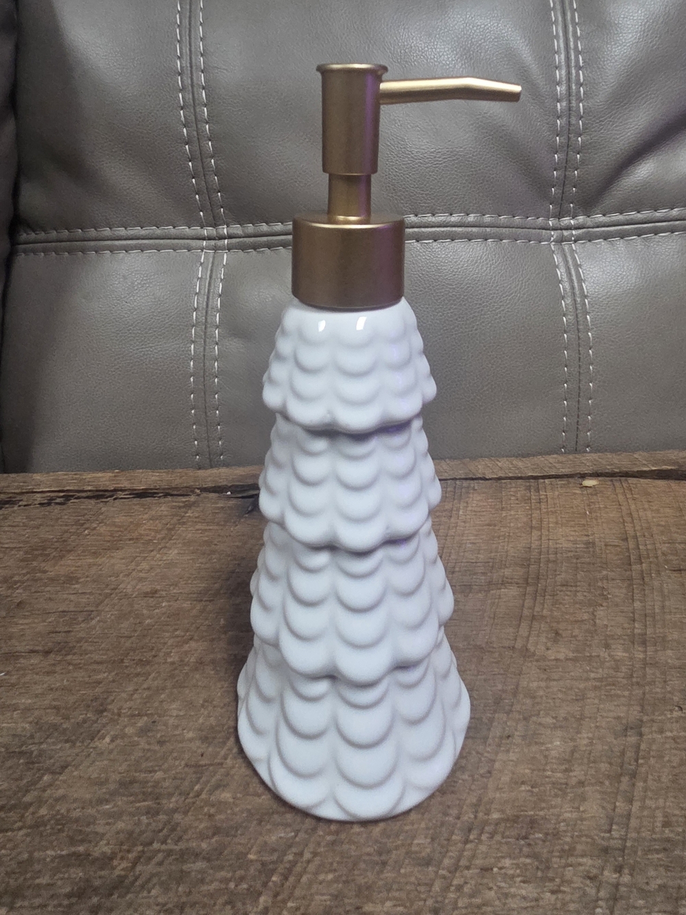 Ceramic White Christmas Tree Soap & Lotion Dispenser Gold Pump 8.5" B1R